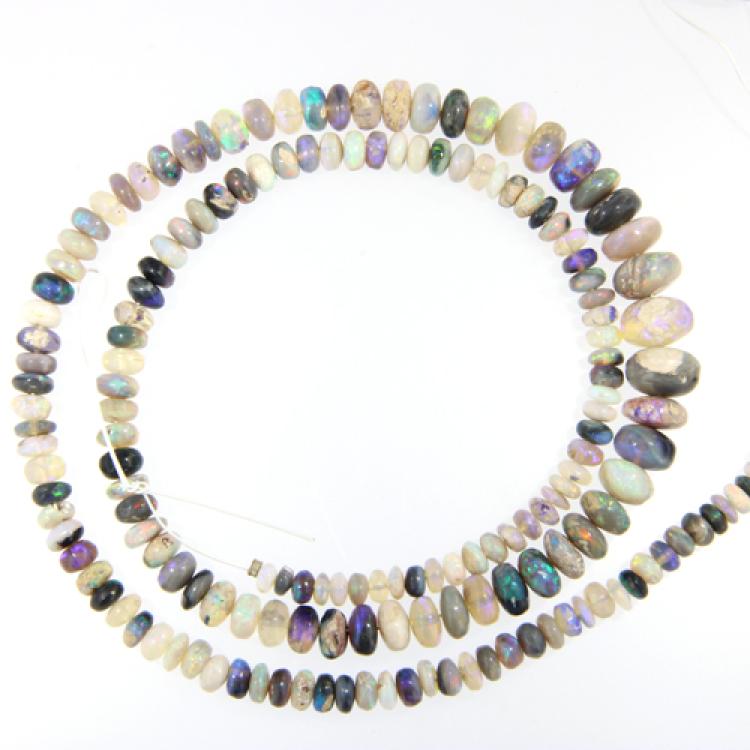 Black opal necklace, length ca.46 cm.